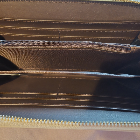 Karma 'Stay Wild' Wallet-NWT - Picture 3 of 4